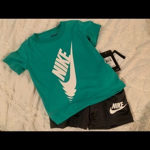 Nike Toddler 2 Piece Outfit
